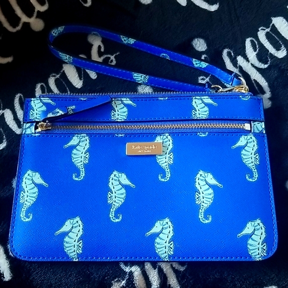kate spade Handbags - Kate Spade wristlet